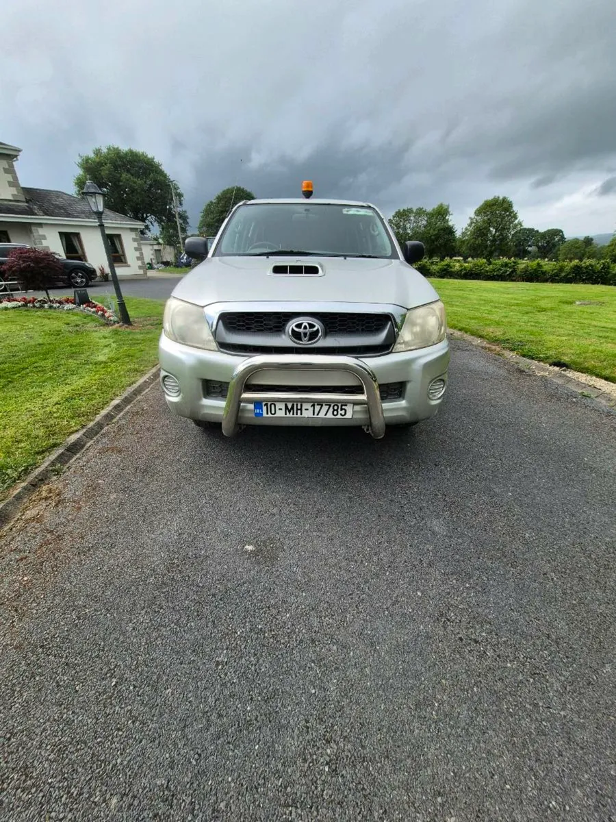 Toyota Hilux - Image 2