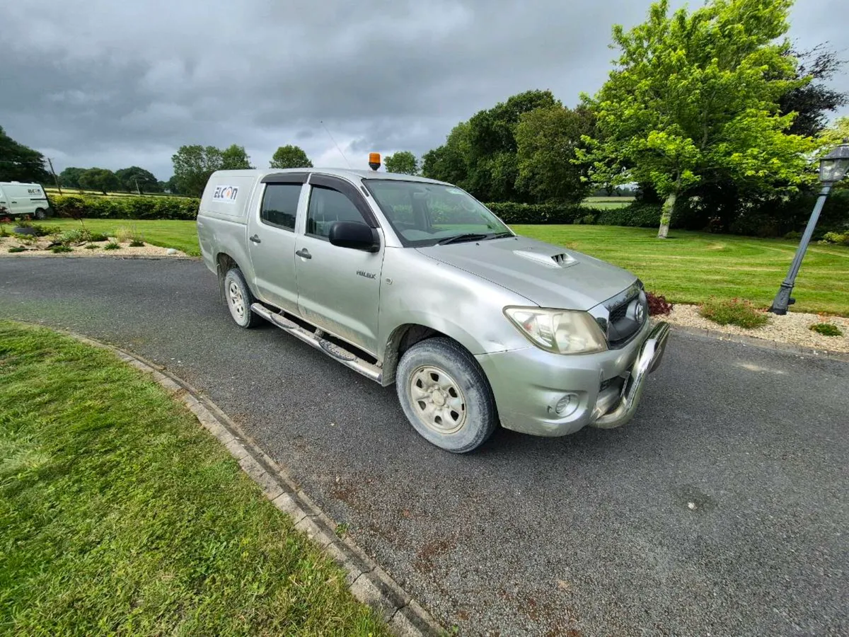 Toyota Hilux - Image 4