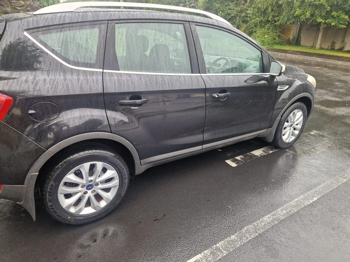 Ford Kuga 4X4 - Image 2