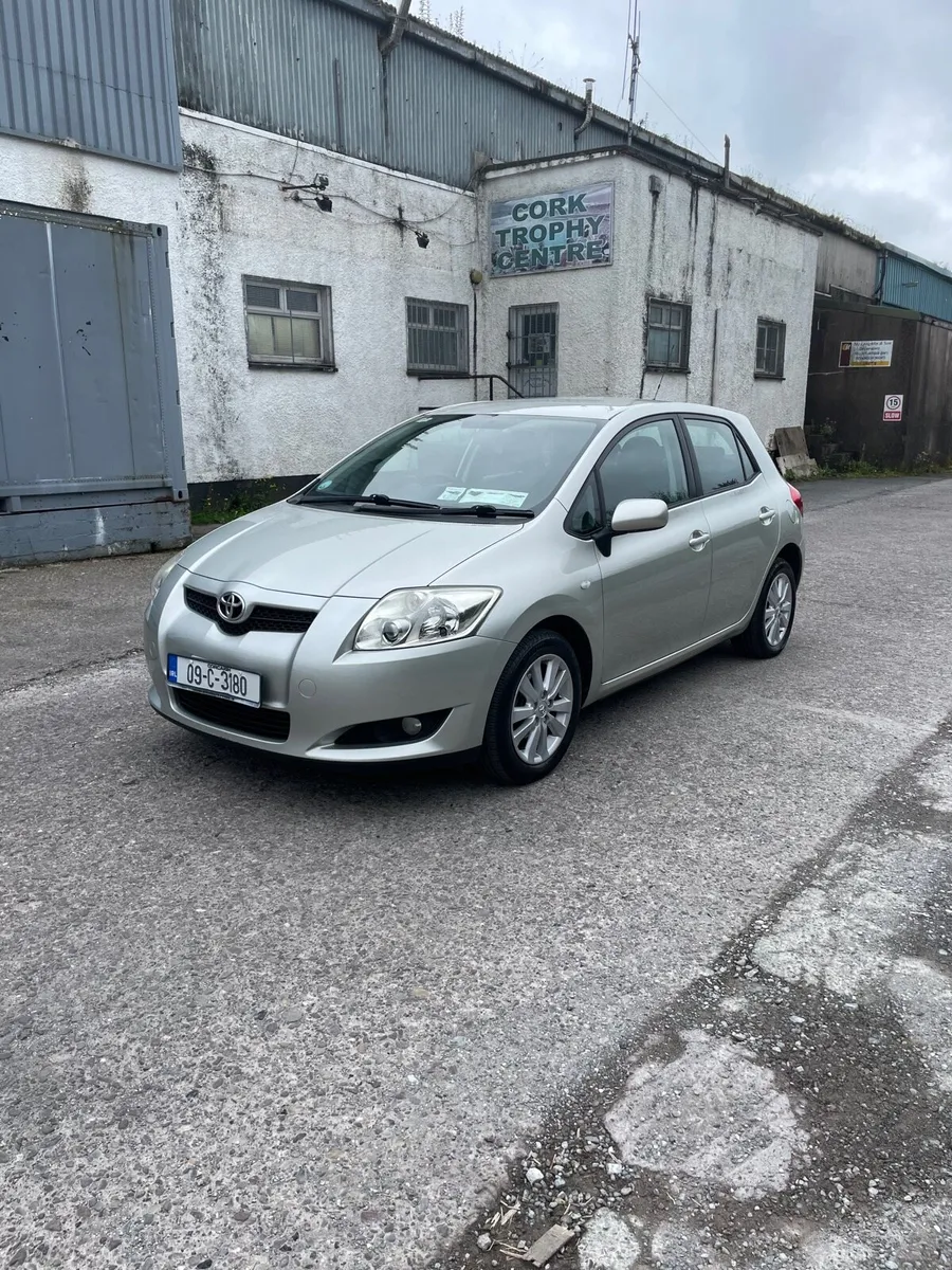 Toyota auris 2009 - Image 2