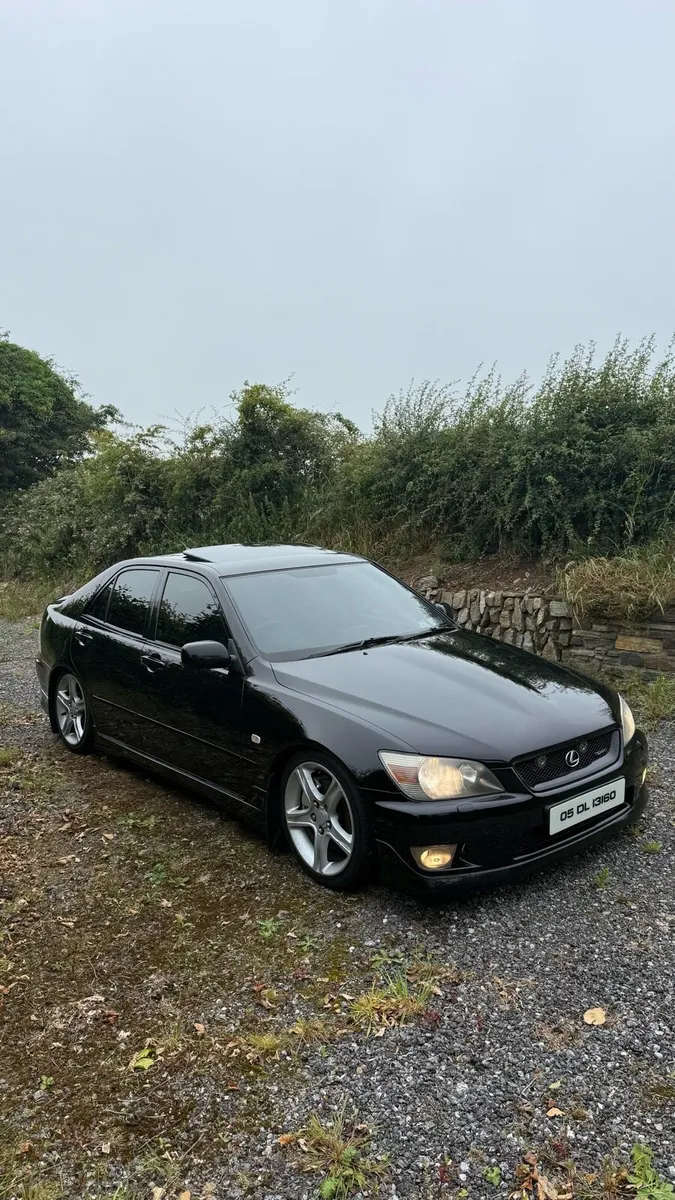 2005 Lexus is200 - Image 2