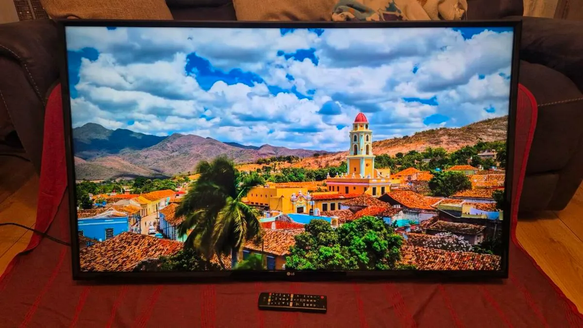 50" LG 4K Smart TV - Image 2