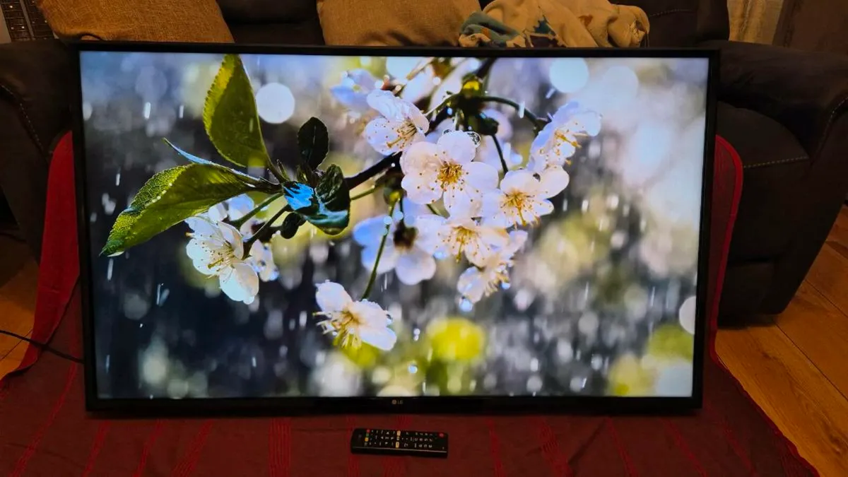 50" LG 4K Smart TV - Image 3