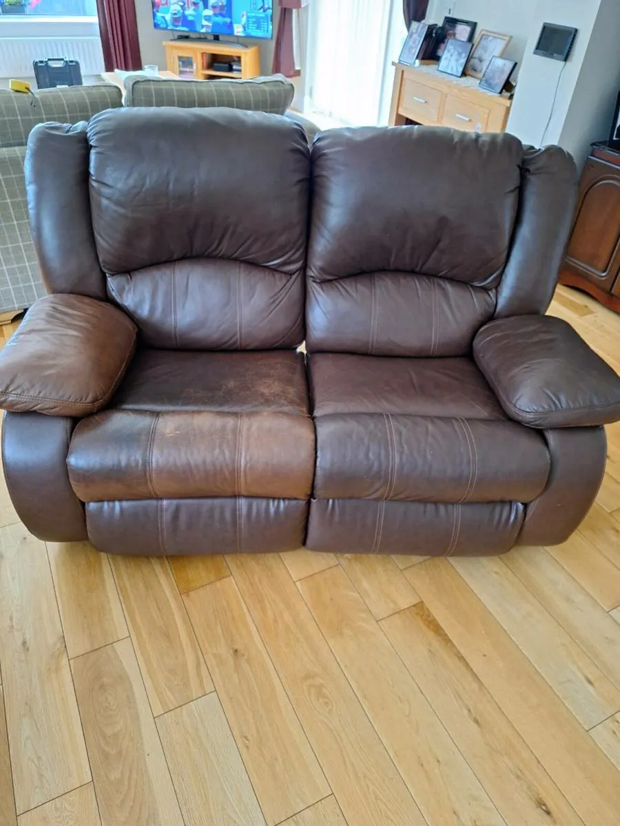 Leather sofa. 2 seater, recliner - Image 1