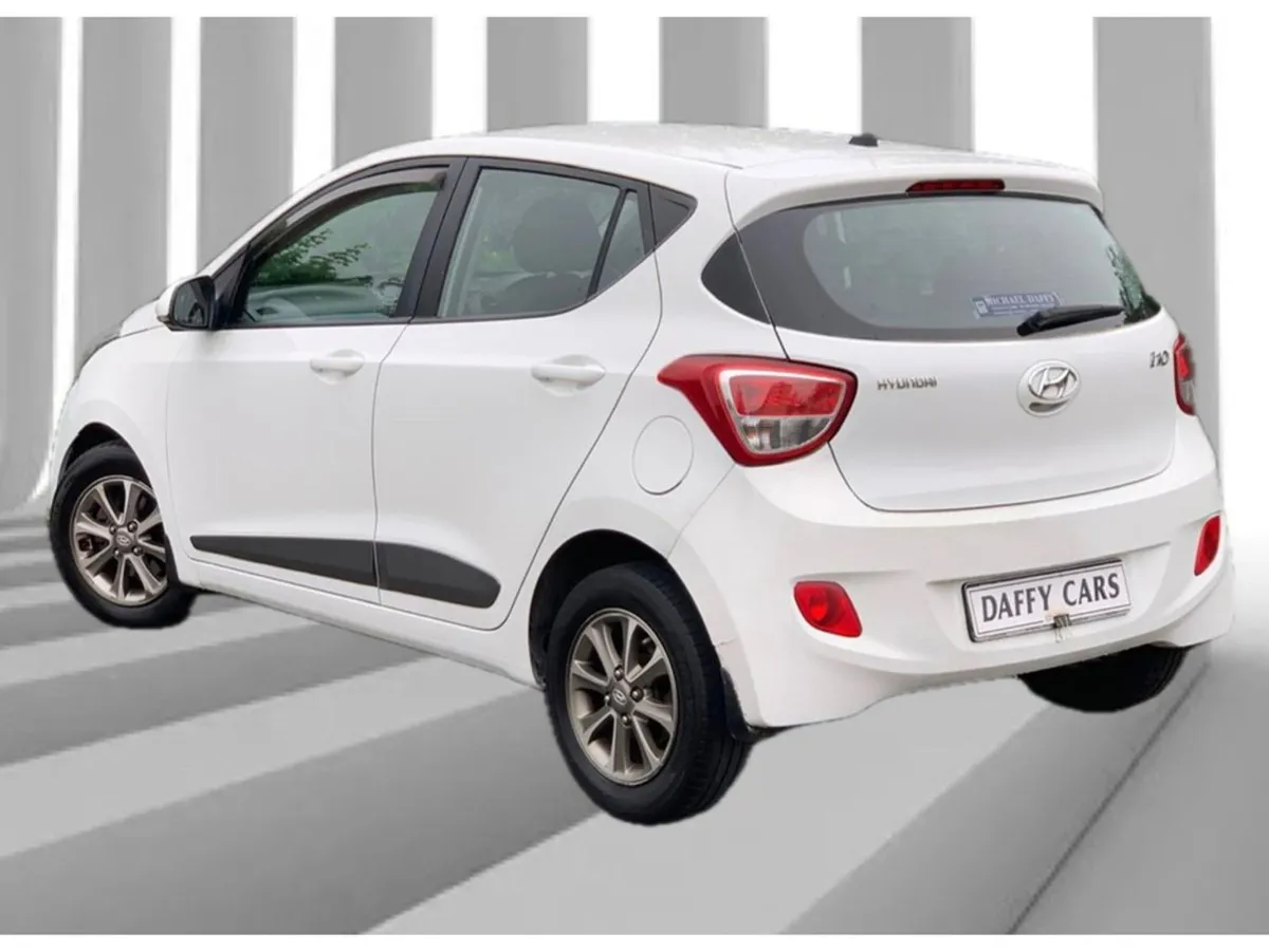 Hyundai i10 Deluxe 4DR - Image 3