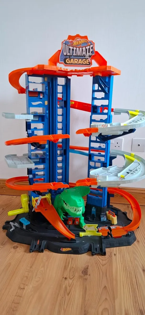 Hotwheels toys bundle - Image 1