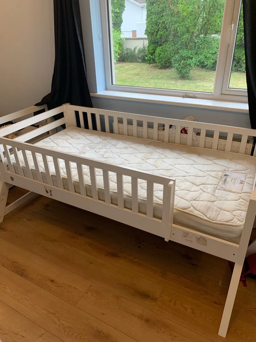 Single bed - Image 2