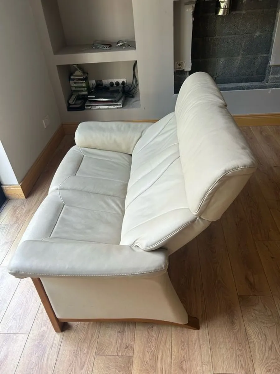 2 seater italian leather couch - Image 2