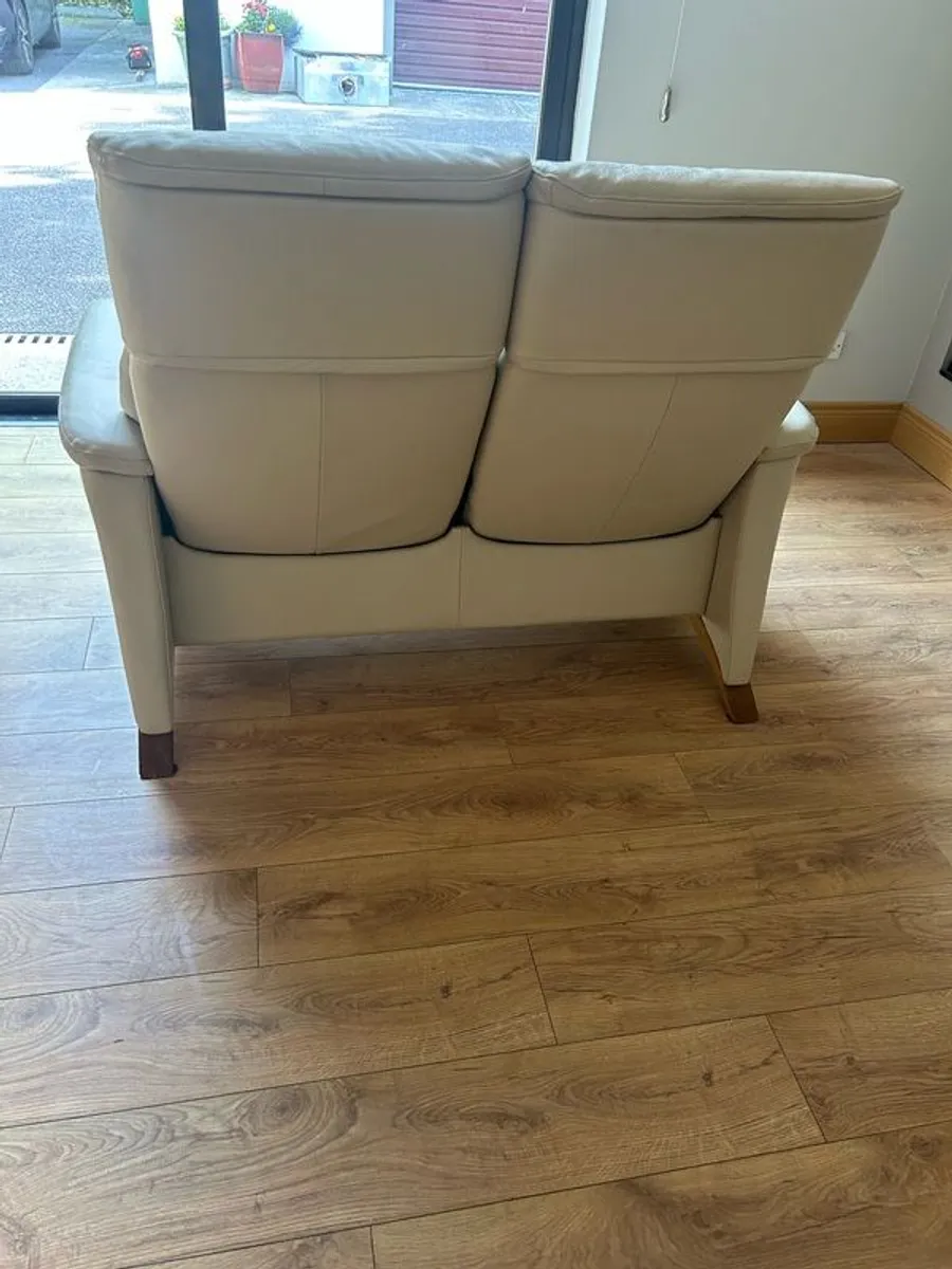 2 seater italian leather couch - Image 4