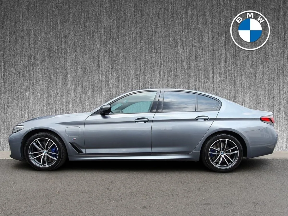 BMW 5 Series 530e M Sport Saloon - Image 3