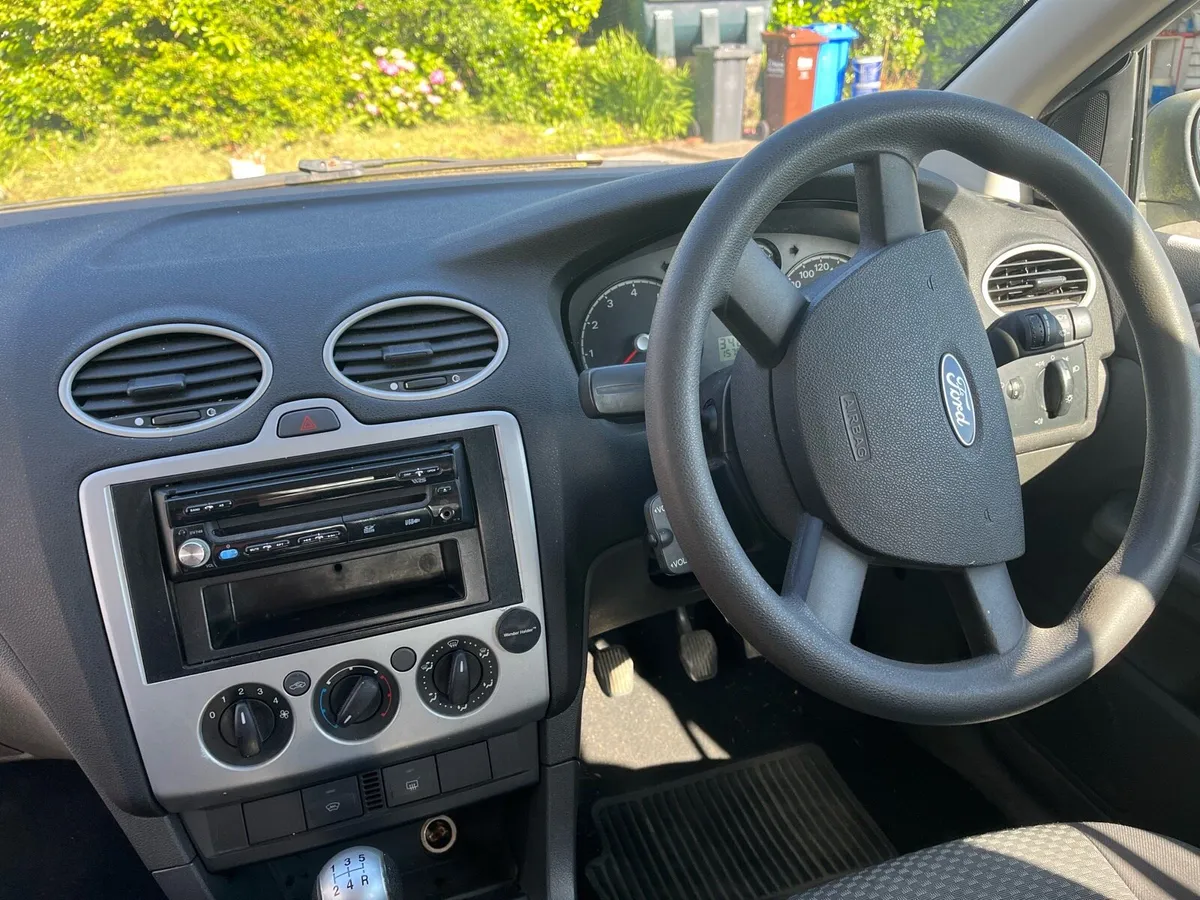 Ford Focus 2005 - Image 2