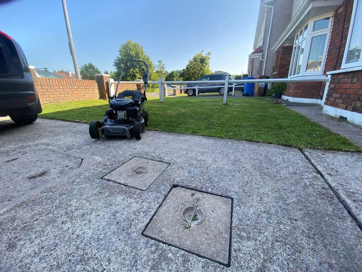 GRASS CUTTING CORK