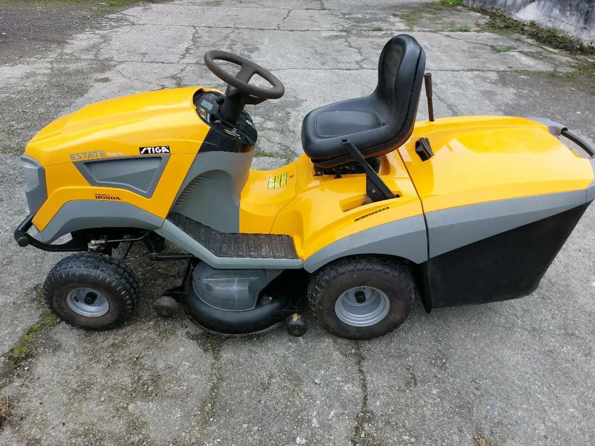 Stiga Ride-on Lawnmower - Image 1