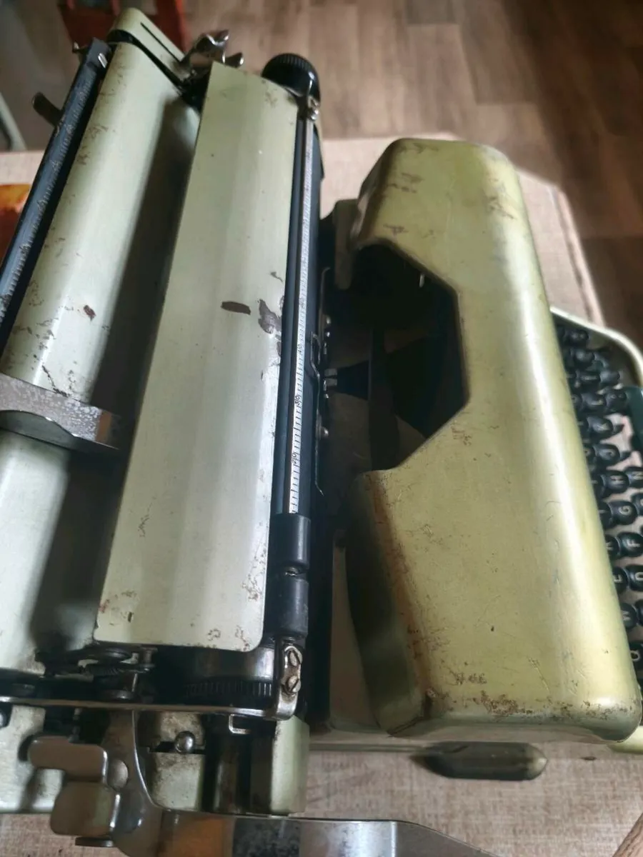 Antique type writer - Image 2
