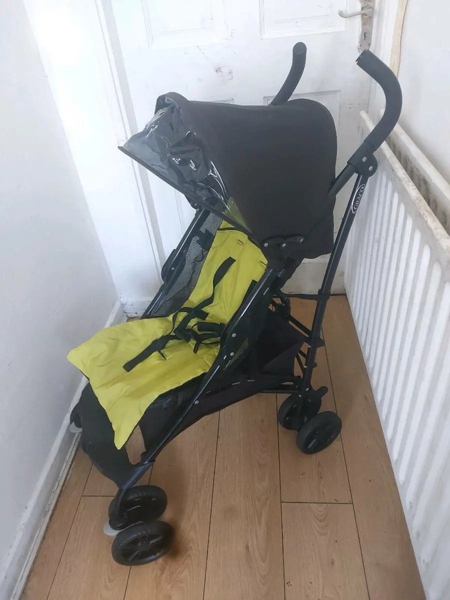 Graco  lightweight stroller - Image 1