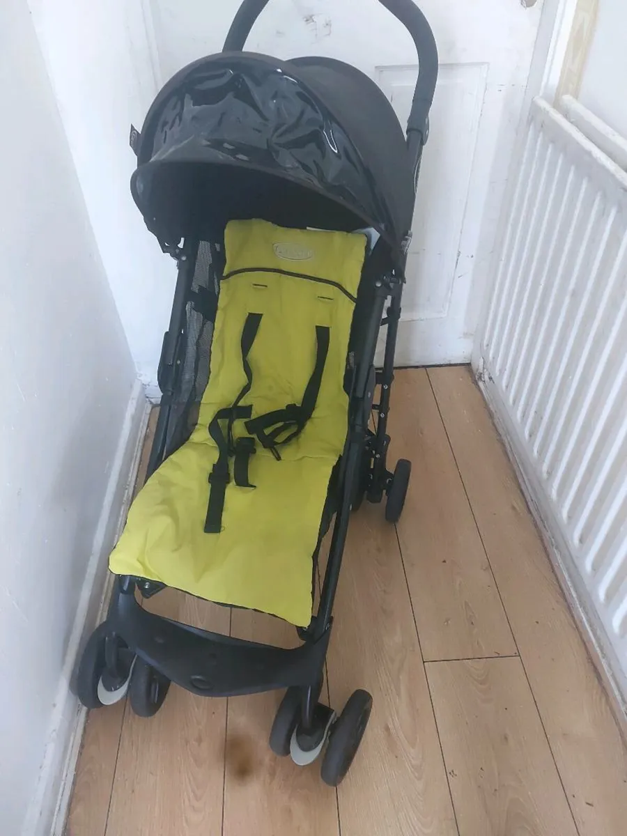 Graco  lightweight stroller - Image 4
