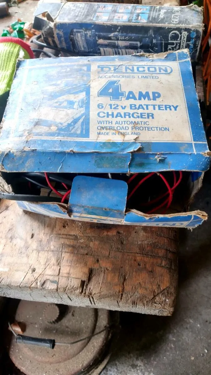 Old Vintage Duncon 6Amp battery charger - Image 1