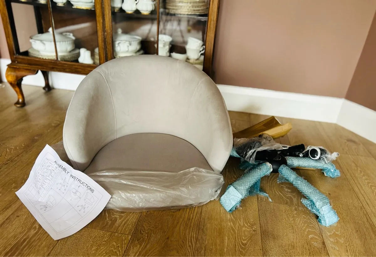 Silver grey velvet adjustable desk chair - Image 2