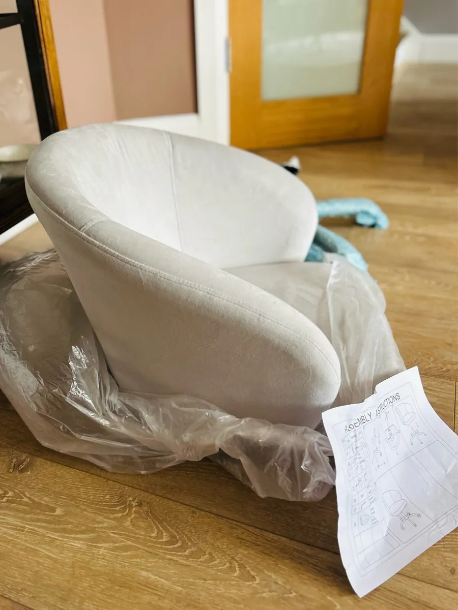 Silver grey velvet adjustable desk chair - Image 3