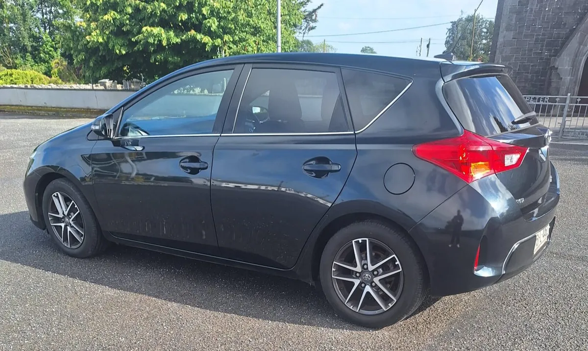 2015 Toyota Auris For Sale - Image 4