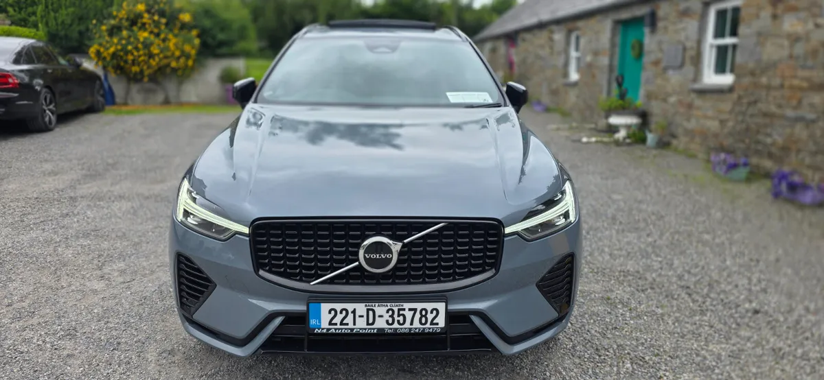Volvo XC60 2022 R DESIGN T6 RECHARGE - Image 4