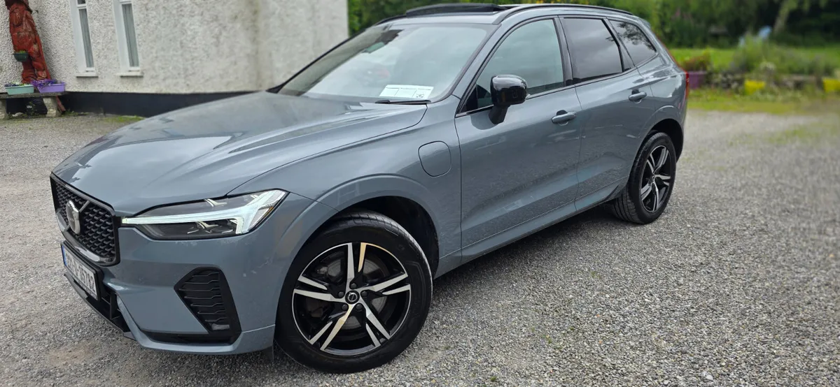 Volvo XC60 2022 R DESIGN T6 RECHARGE - Image 3