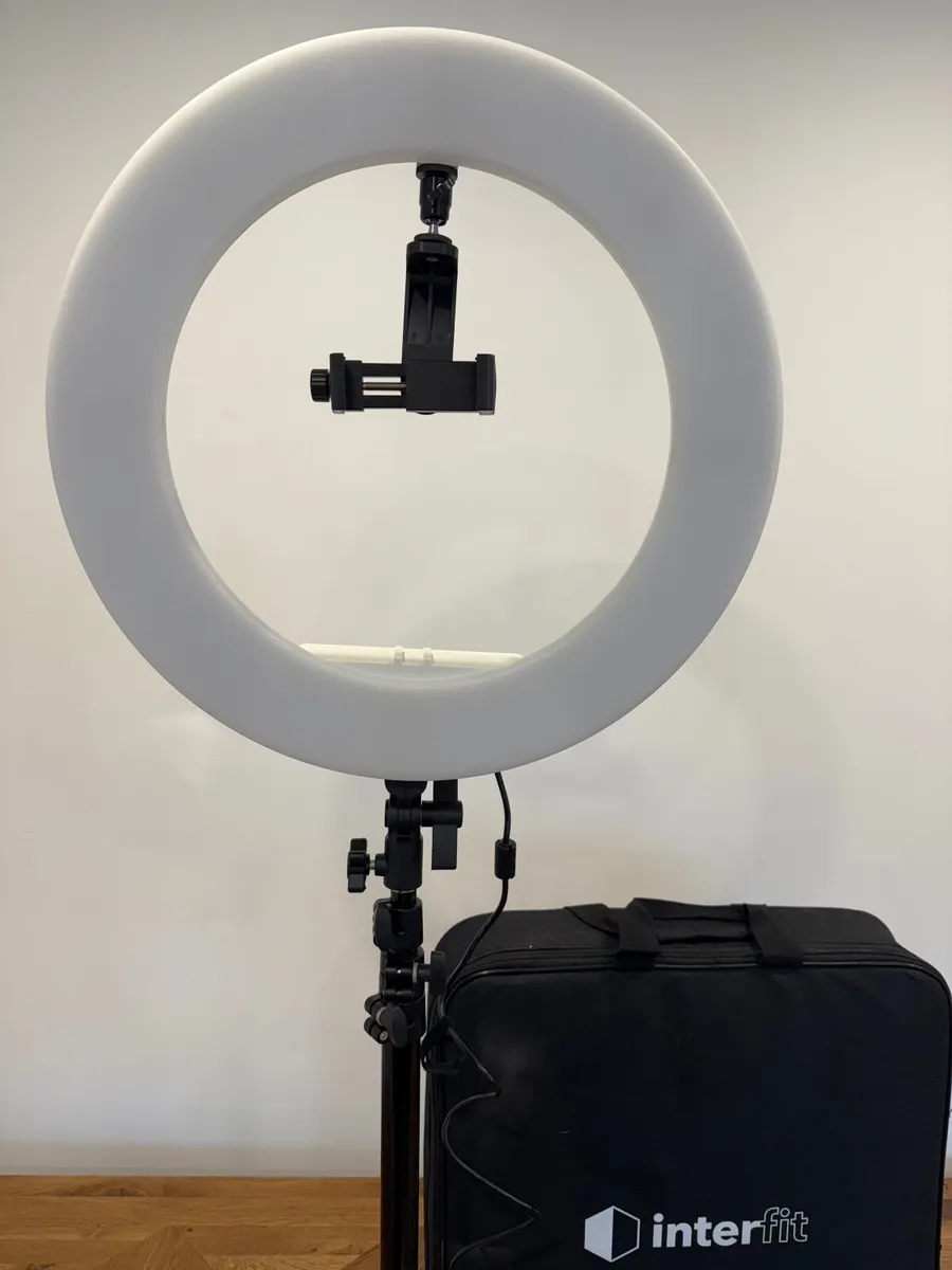 Interfit Bi-Colour 45cm LED Ringlight LEDR48B - Image 1