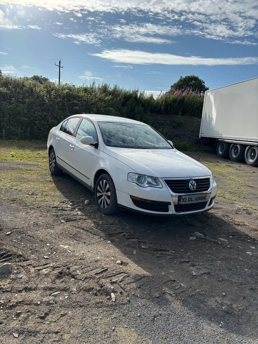 2010 Volkswagen Passat - Image 1