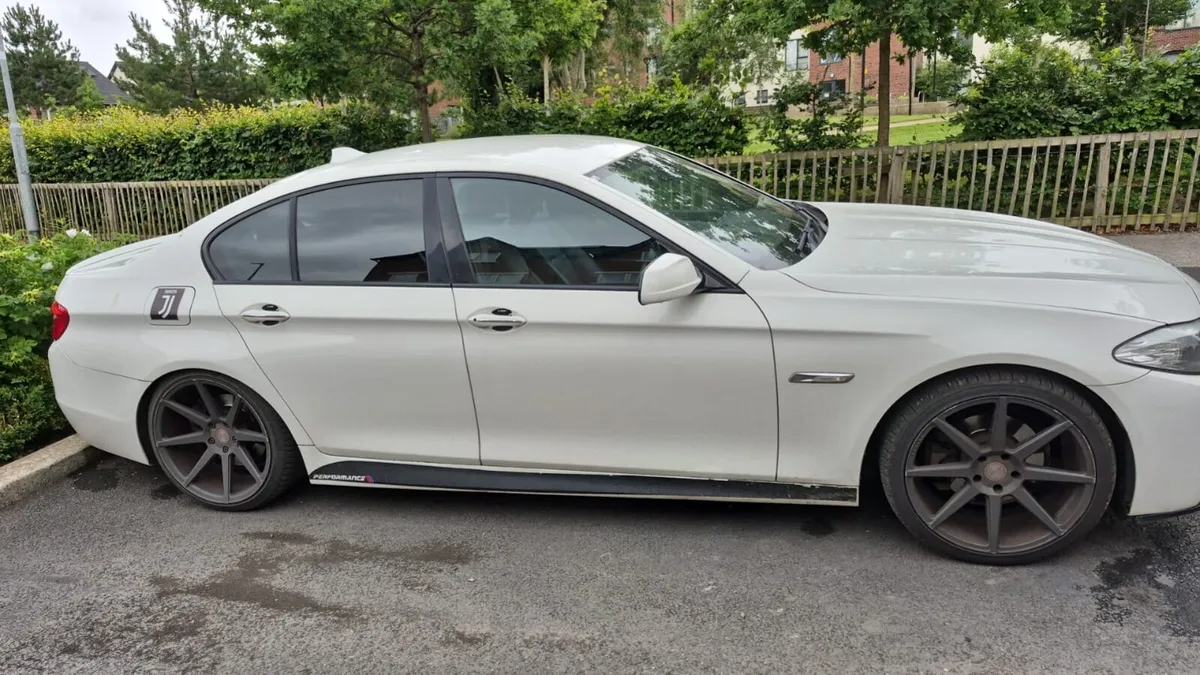 BMW 5-Series 2011 - Image 4