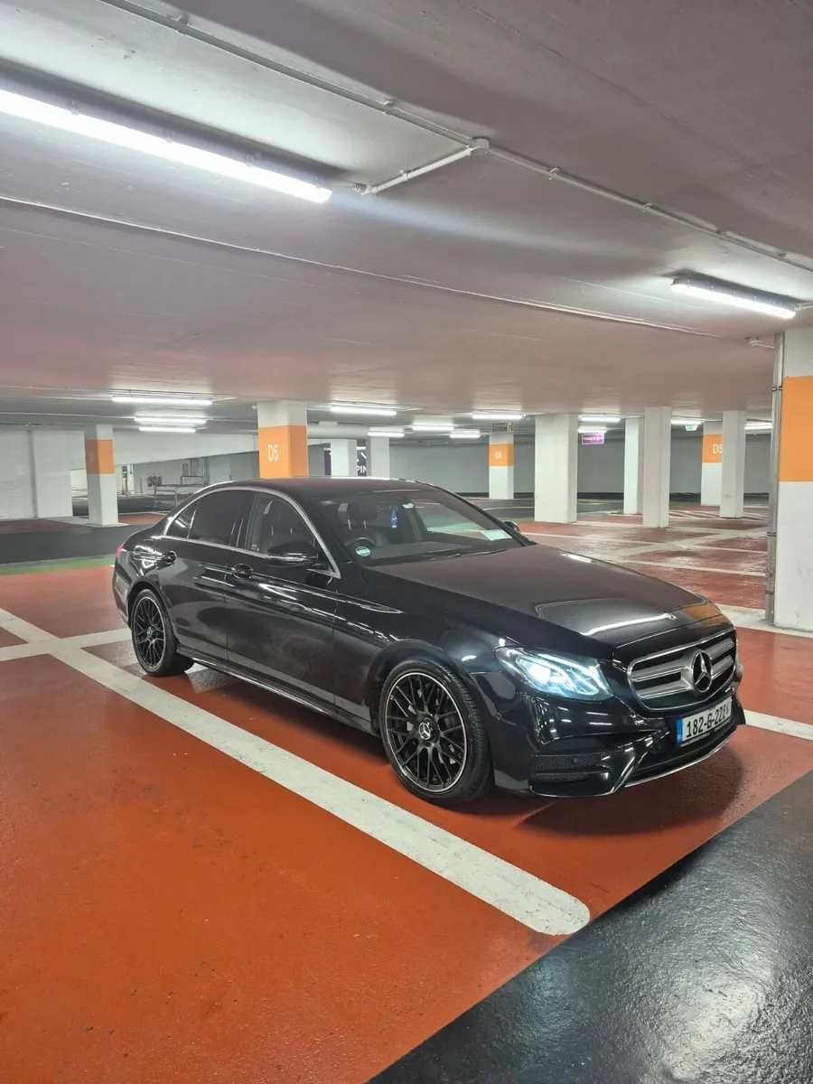 182 E220 Mercedes-Benz AMG-Line Premium Plus - Image 2