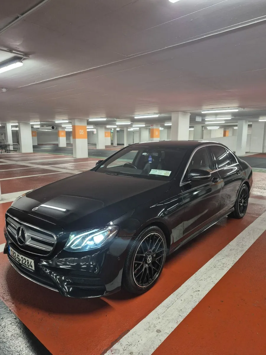 182 E220 Mercedes-Benz AMG-Line Premium Plus - Image 4