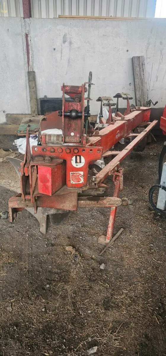 Kverneland ab85 plough - Image 1