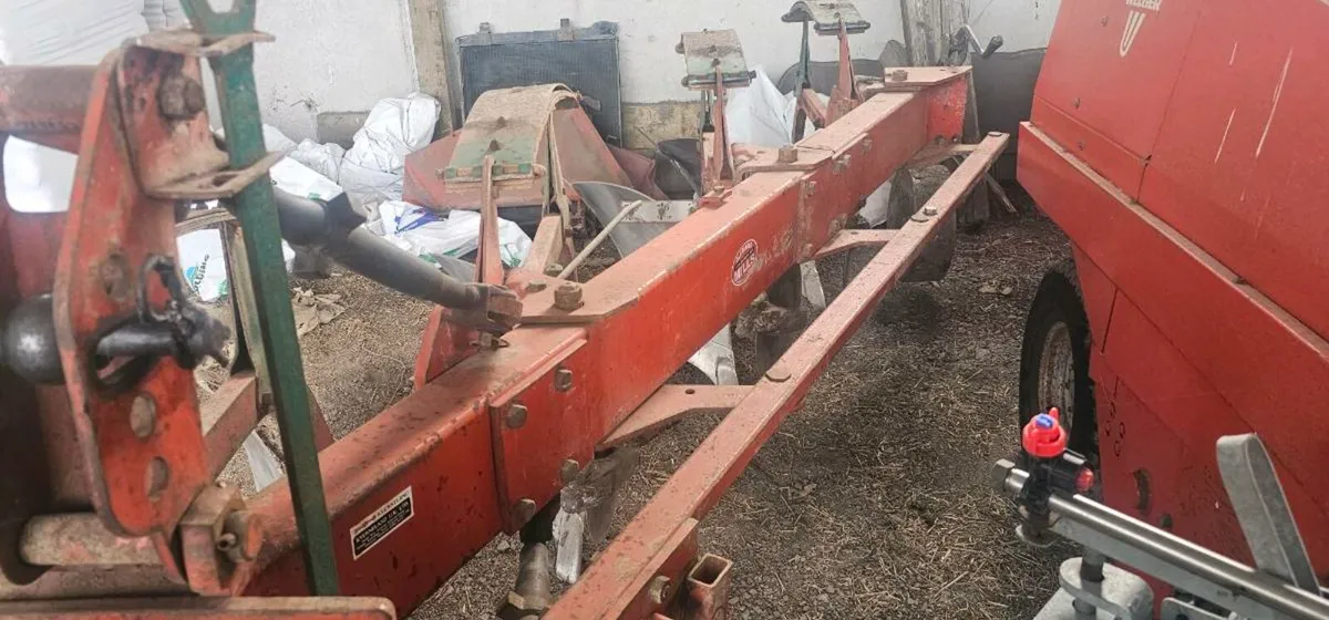 Kverneland ab85 plough - Image 2