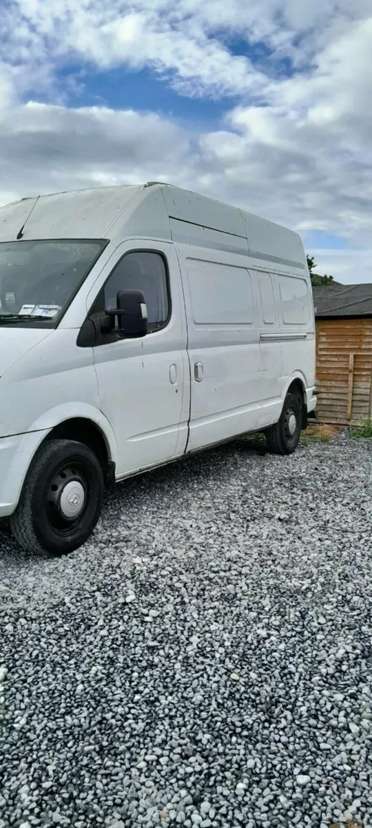 Van - Image 3