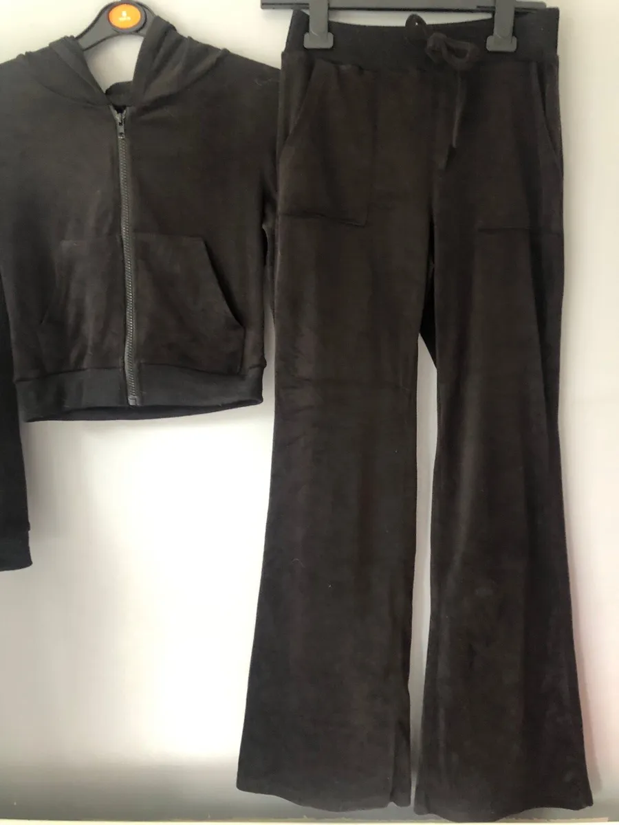 Ladies tracksuit size S €8 - Image 1