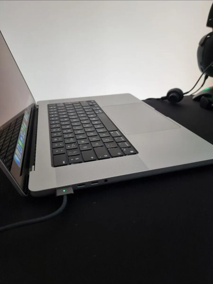 MacBook Pro M3 Pro - Image 3