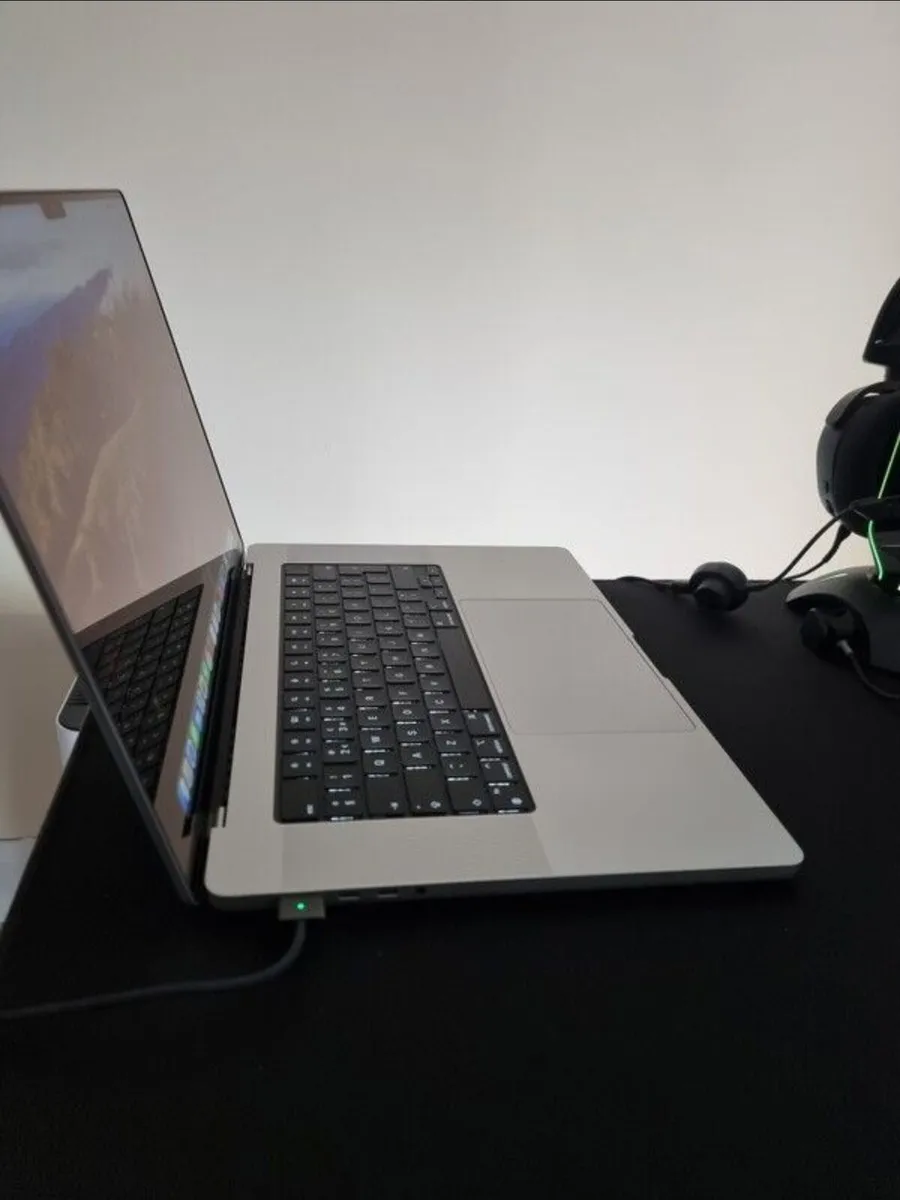 MacBook Pro M3 Pro - Image 4