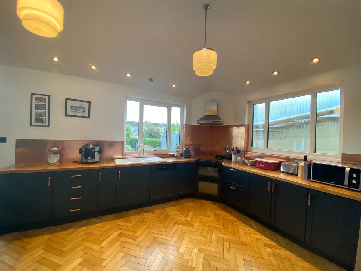 Kitchen, cooker, sink, dishwasher - Image 1