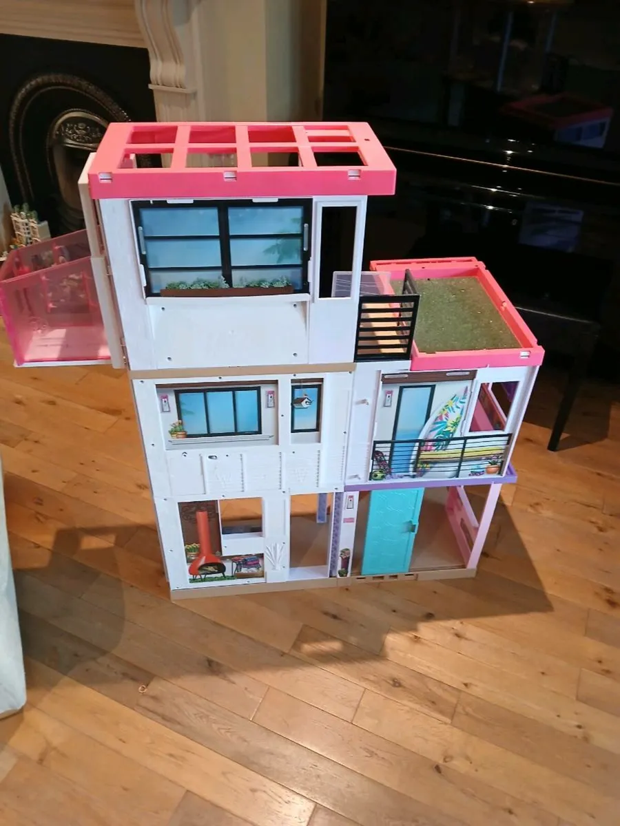Barbie Dolls House - Image 2