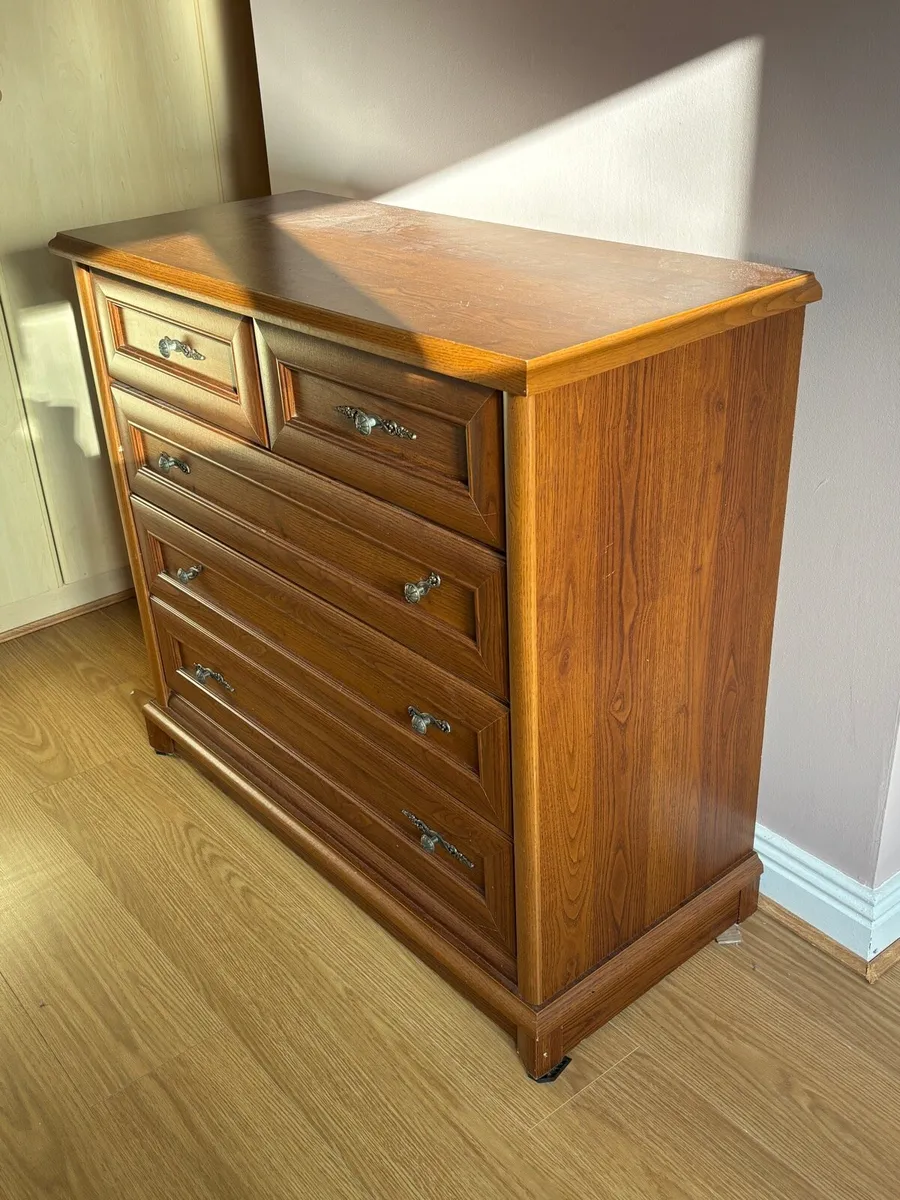 Chest of drawers - Image 1
