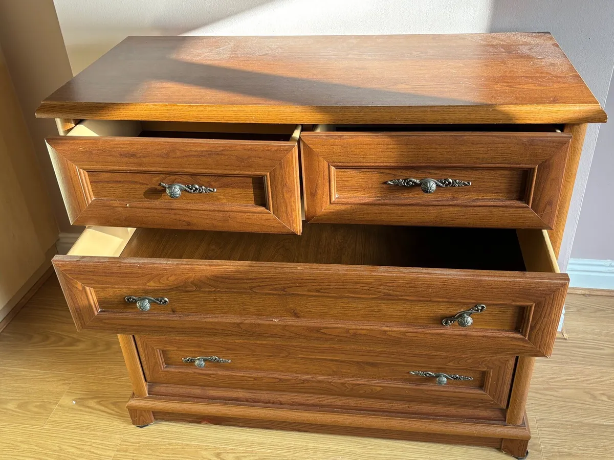 Chest of drawers - Image 2