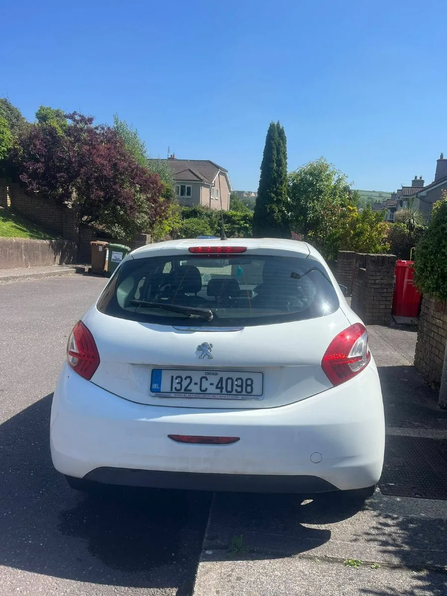 Peugeot 208 - Image 4