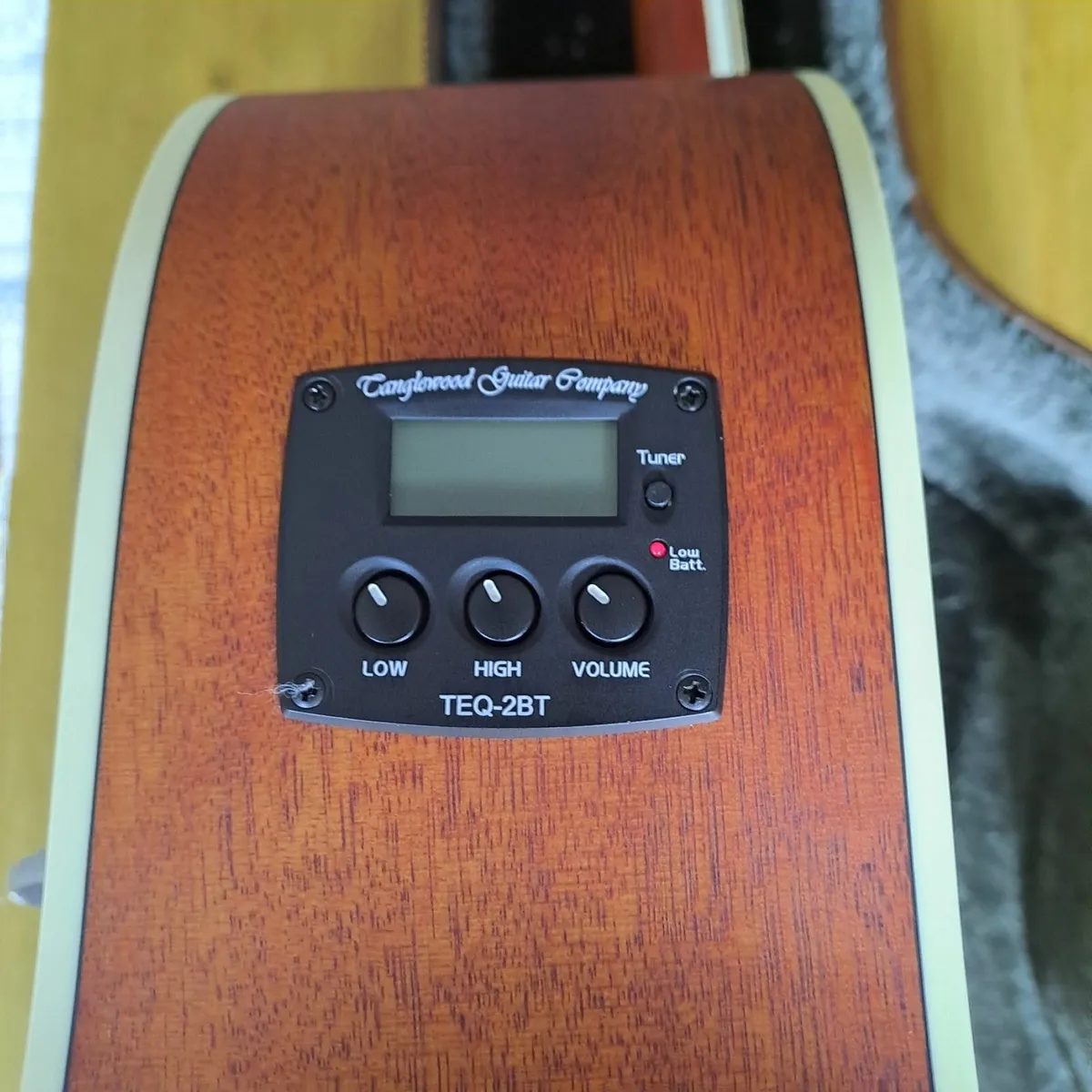 Guitar - Image 4