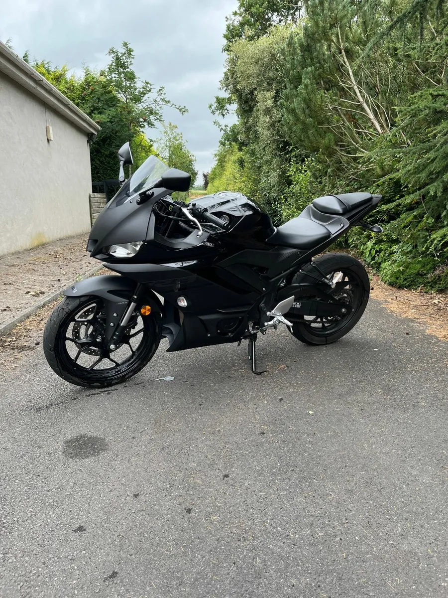 Yamaha R3 - Image 1