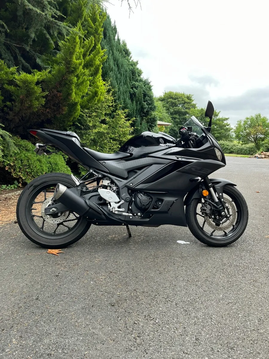 Yamaha R3 - Image 2