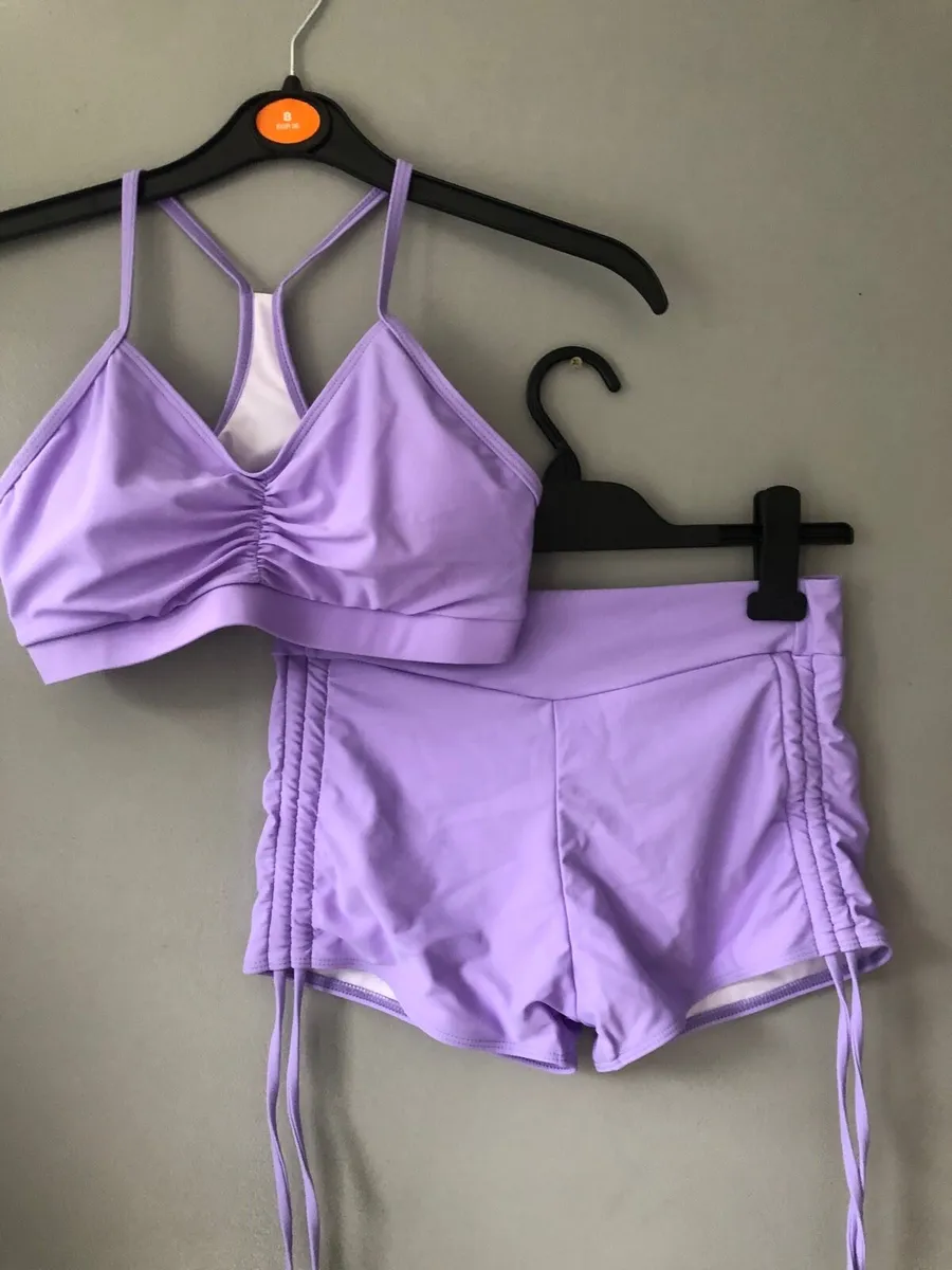 Ladies two piece suit size S €5 - Image 1