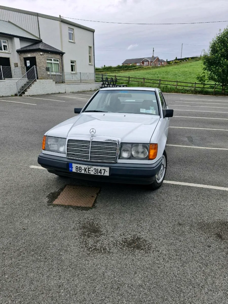 Mercedes 200 - Image 3