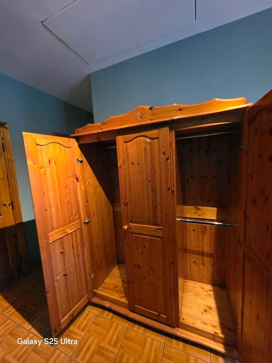 Wardrobe - Image 3