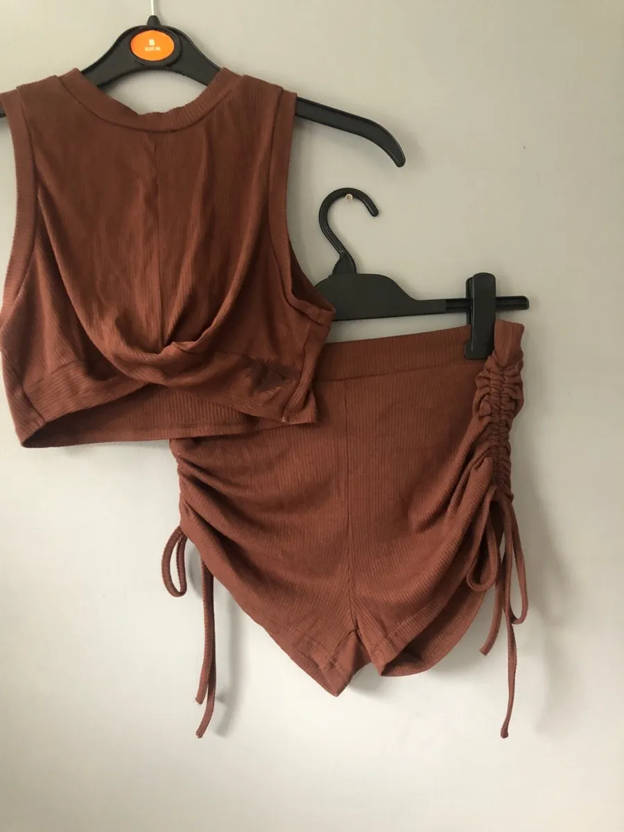Ladies two piece suit size S €5 - Image 4