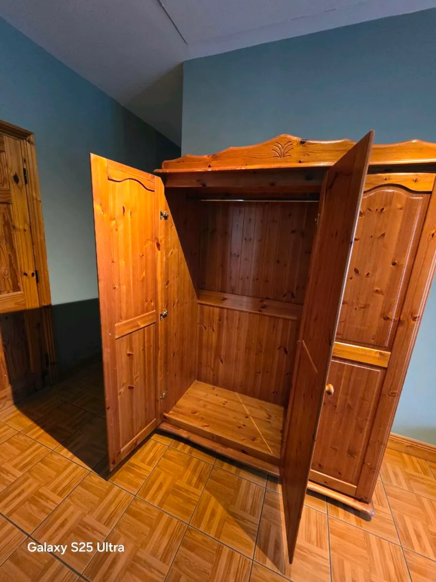 Wardrobe - Image 4